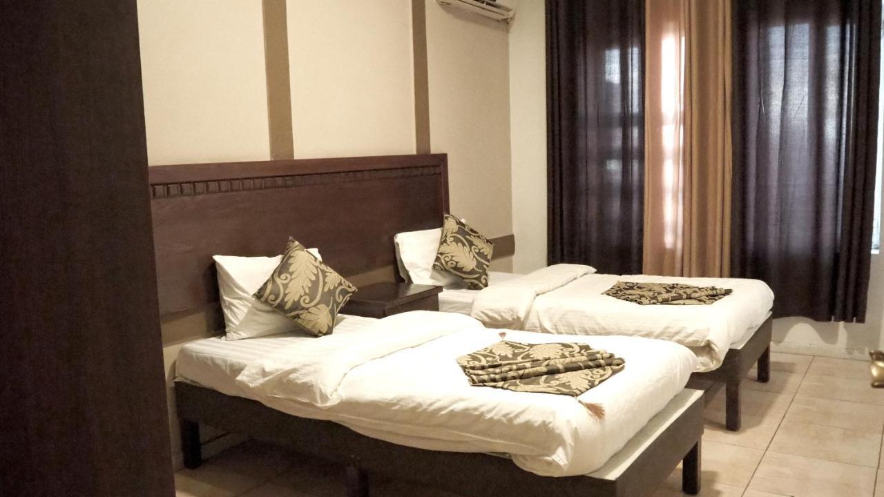 Al Fawanes Hotel Apartments Ammán Kültér fotó