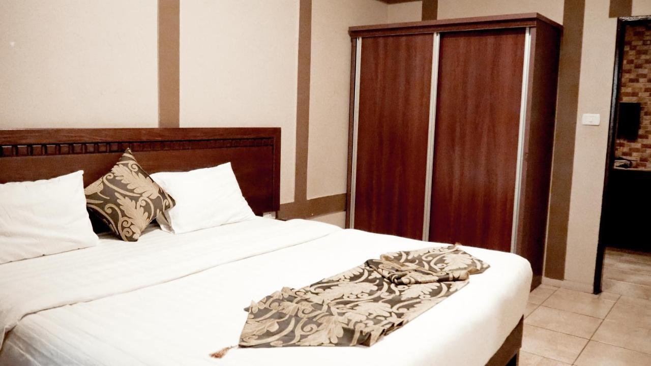Al Fawanes Hotel Apartments Ammán Kültér fotó