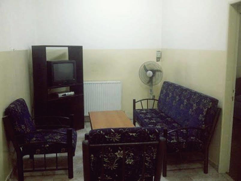 Al Fawanes Hotel Apartments Ammán Kültér fotó
