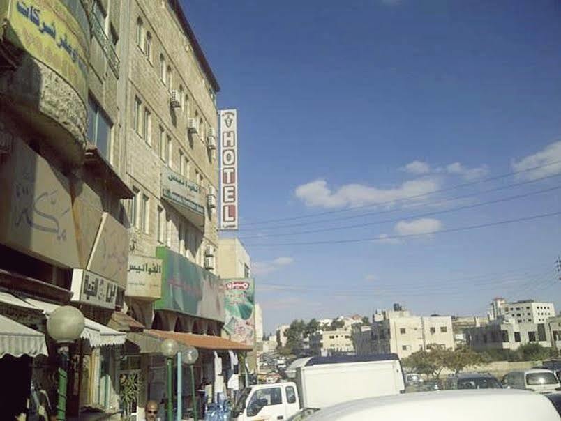 Al Fawanes Hotel Apartments Ammán Kültér fotó