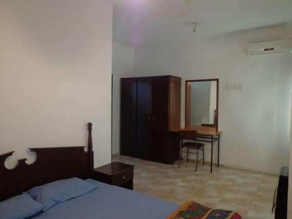 Al Fawanes Hotel Apartments Ammán Kültér fotó